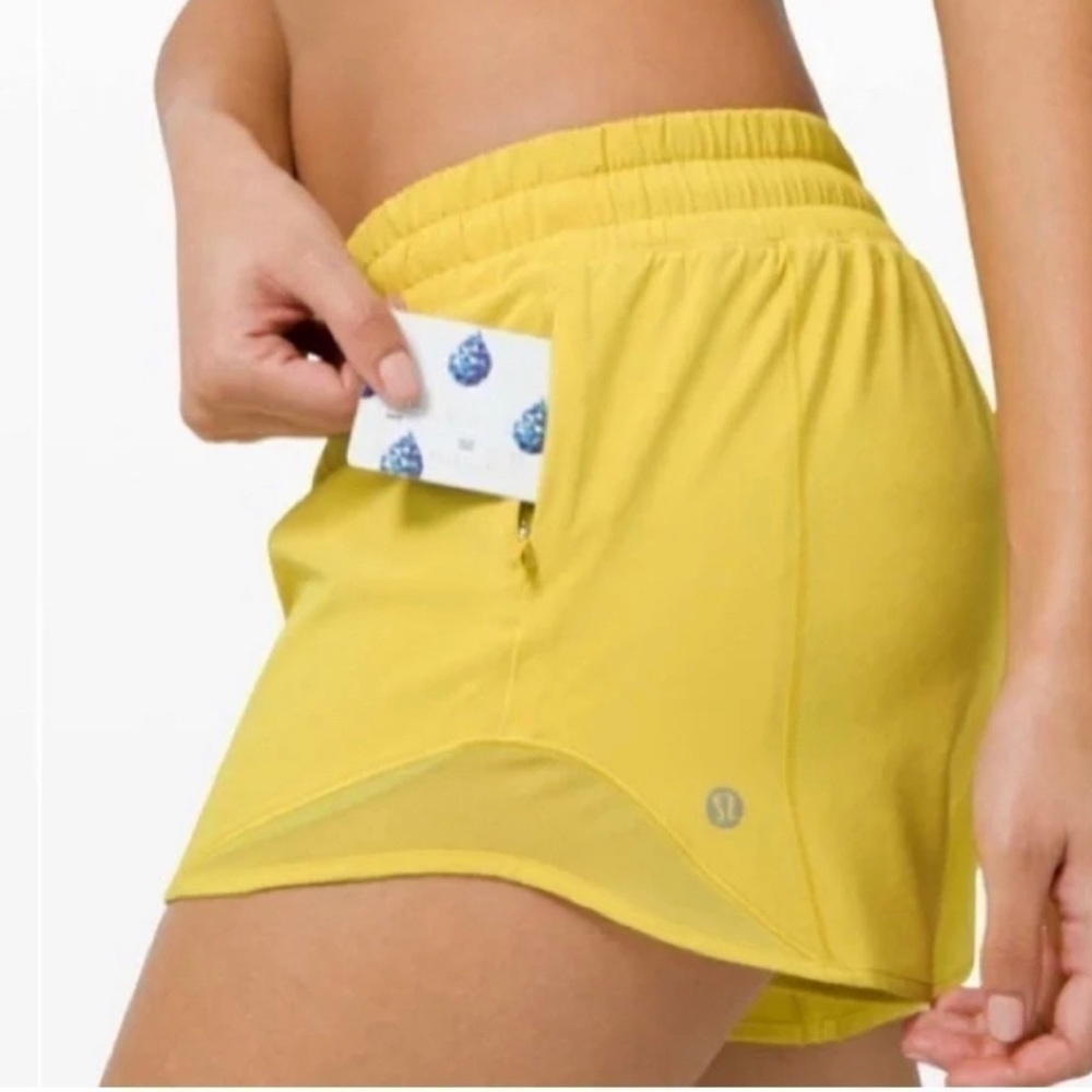 ๐ฅ Lululemon x Peloton Hotty Hot 4โ Shorts Size 6 - Picture 4 of 7